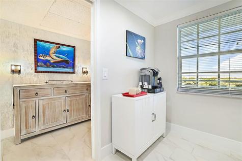 575 Oaks Lane Pompano Beach FL 33069