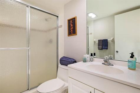 575 Oaks Lane Pompano Beach FL 33069