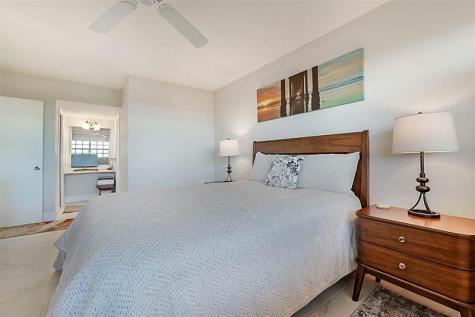 575 Oaks Lane Pompano Beach FL 33069