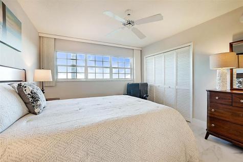 575 Oaks Lane Pompano Beach FL 33069