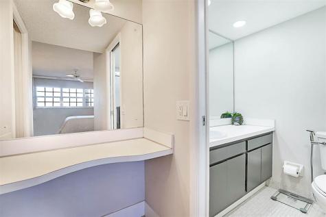 575 Oaks Lane Pompano Beach FL 33069