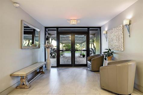 575 Oaks Lane Pompano Beach FL 33069
