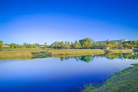 575 Oaks Lane Pompano Beach FL 33069