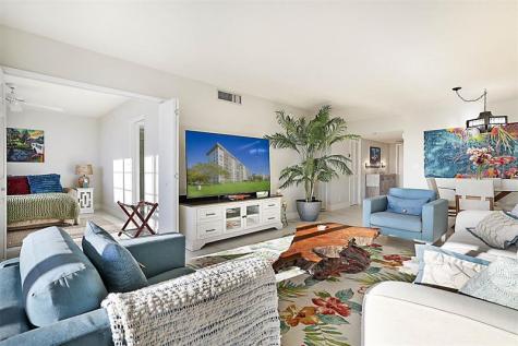 575 Oaks Lane Pompano Beach FL 33069