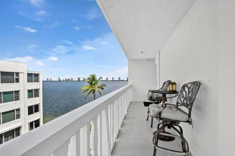 301 Lake Shore Drive West Palm Beach FL 33403
