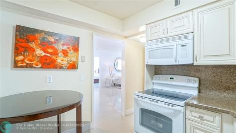5225 Collins Avenue Miami Beach FL 33140