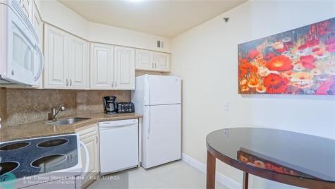5225 Collins Avenue Miami Beach FL 33140