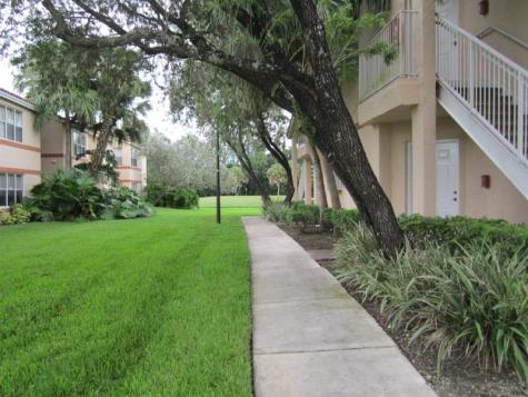 3310 Pinewalk Drive N Margate FL 33063