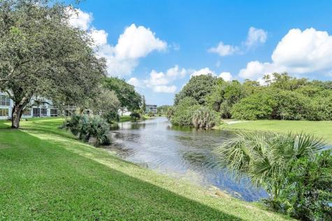 2038 Newport H Deerfield Beach FL 33442