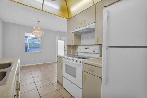 2038 Newport H Deerfield Beach FL 33442