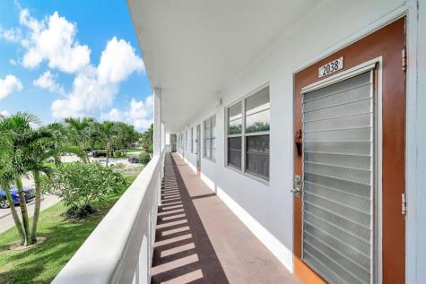 2038 Newport H Deerfield Beach FL 33442