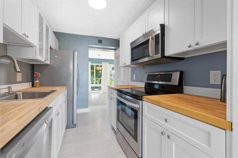 2755 NE 28th Avenue Lighthouse Point FL 33064