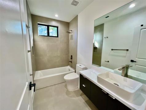 1292 NE 35th Street Oakland Park FL 33334
