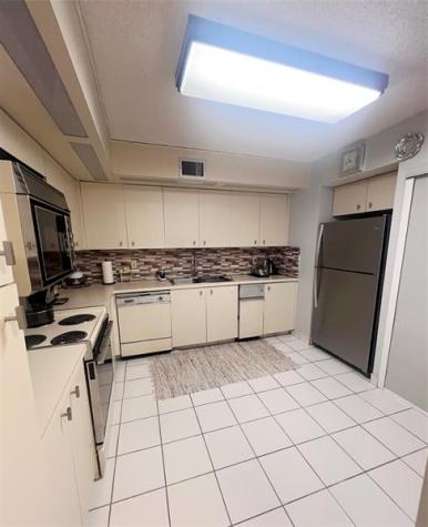 2802 N 46th Avenue Hollywood FL 33021