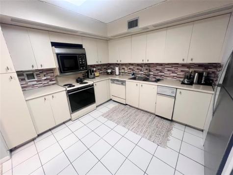 2802 N 46th Avenue Hollywood FL 33021