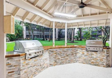 2802 N 46th Avenue Hollywood FL 33021
