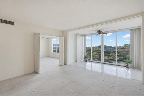 575 Oaks Lane Pompano Beach FL 33069