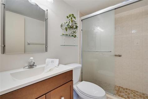 575 Oaks Lane Pompano Beach FL 33069