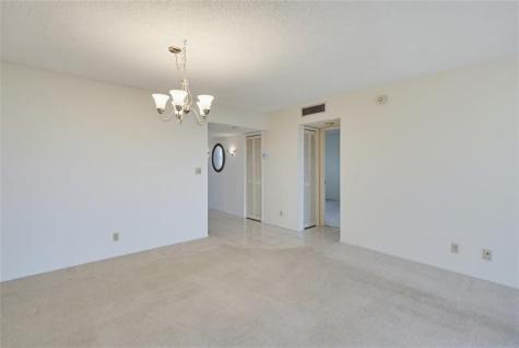 575 Oaks Lane Pompano Beach FL 33069