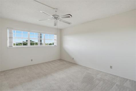 575 Oaks Lane Pompano Beach FL 33069