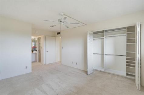575 Oaks Lane Pompano Beach FL 33069