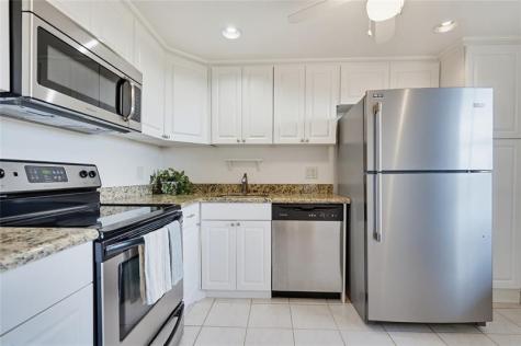 575 Oaks Lane Pompano Beach FL 33069