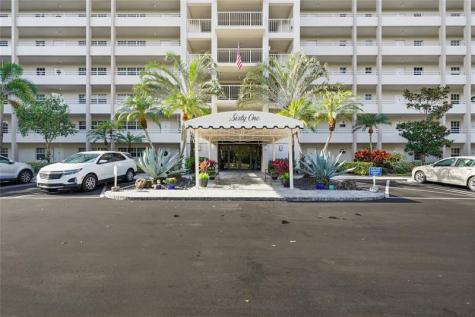 575 Oaks Lane Pompano Beach FL 33069