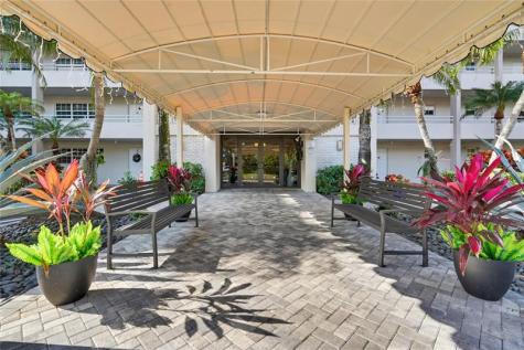 575 Oaks Lane Pompano Beach FL 33069