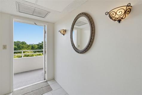 575 Oaks Lane Pompano Beach FL 33069