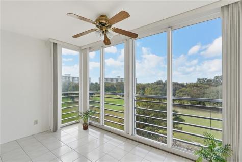 575 Oaks Lane Pompano Beach FL 33069