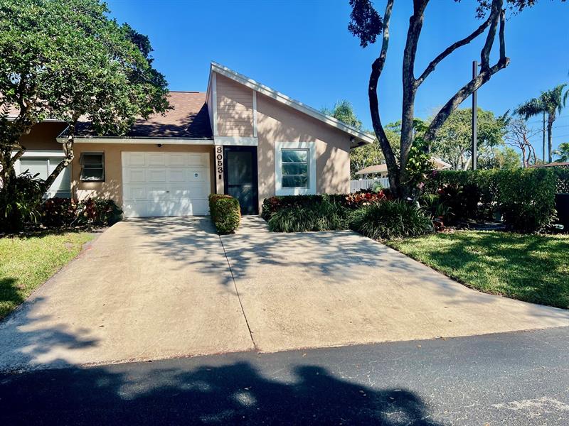 8053 Springtree Road Boca Raton FL 33496