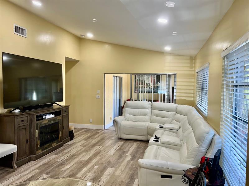 8053 Springtree Road Boca Raton FL 33496