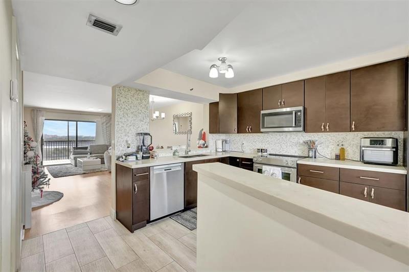 2200 S Cypress Bend Drive Pompano Beach FL 33069