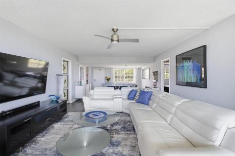 3850 Oaks Clubhouse Drive Pompano Beach FL 33069