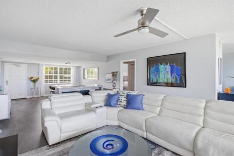 3850 Oaks Clubhouse Drive Pompano Beach FL 33069
