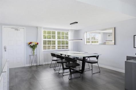 3850 Oaks Clubhouse Drive Pompano Beach FL 33069
