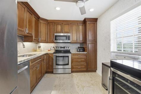 3850 Oaks Clubhouse Drive Pompano Beach FL 33069
