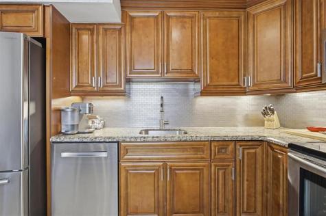 3850 Oaks Clubhouse Drive Pompano Beach FL 33069
