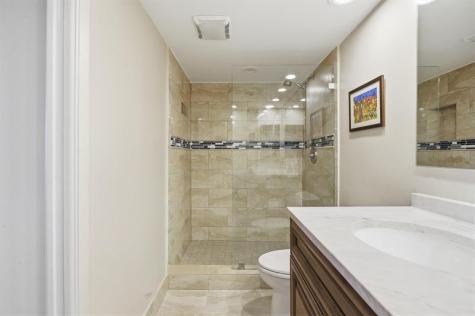 3850 Oaks Clubhouse Drive Pompano Beach FL 33069