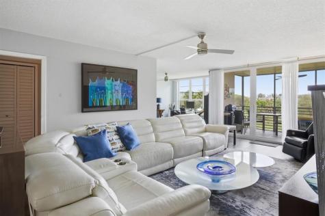 3850 Oaks Clubhouse Drive Pompano Beach FL 33069