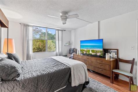 105 Royal Park Drive Oakland Park FL 33309