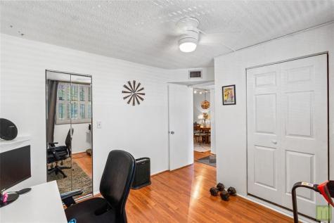 105 Royal Park Drive Oakland Park FL 33309