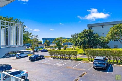 105 Royal Park Drive Oakland Park FL 33309