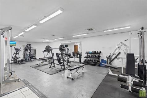 105 Royal Park Drive Oakland Park FL 33309