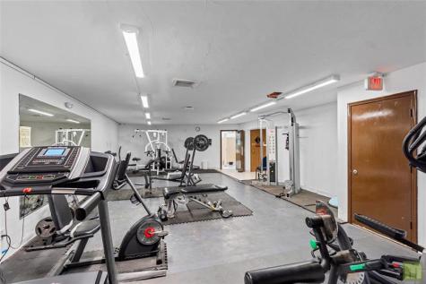 105 Royal Park Drive Oakland Park FL 33309