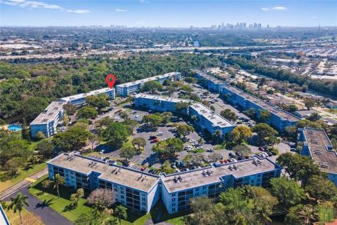 105 Royal Park Drive Oakland Park FL 33309