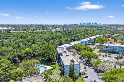 105 Royal Park Drive Oakland Park FL 33309