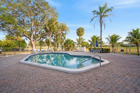 3900 N Hills Drive Hollywood FL 33021