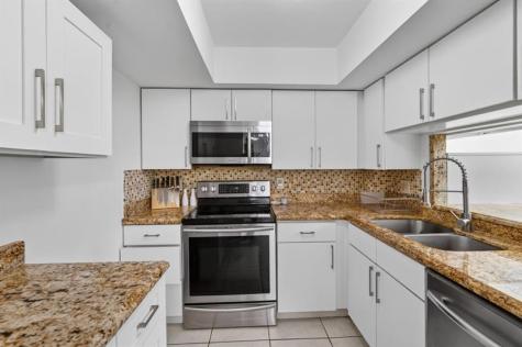 3900 N Hills Drive Hollywood FL 33021