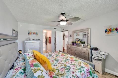 9480 Poinciana Place Davie FL 33324